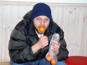 pundare Boff-Lasse väntar på att bli kallad för arbetsintervju.